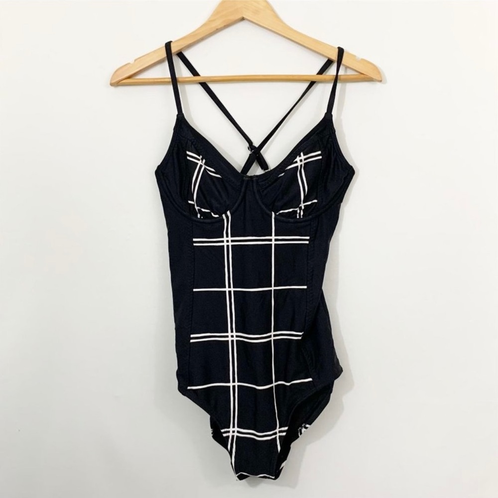 Athleta Black and White Lanikai One Piece Swim Suit 34 B/C Tall